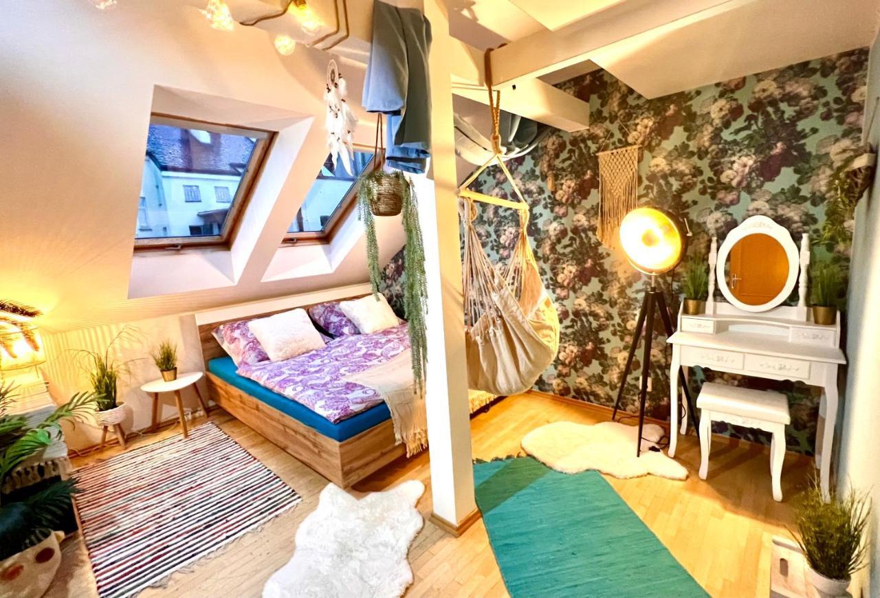 Duplex 2 With Quiet Terrace On Wenceslas Square Lägenhet Prag