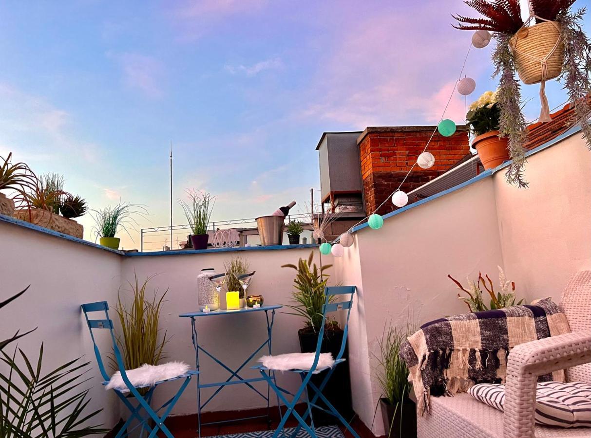 Duplex 2 With Quiet Terrace On Wenceslas Square Lägenhet *